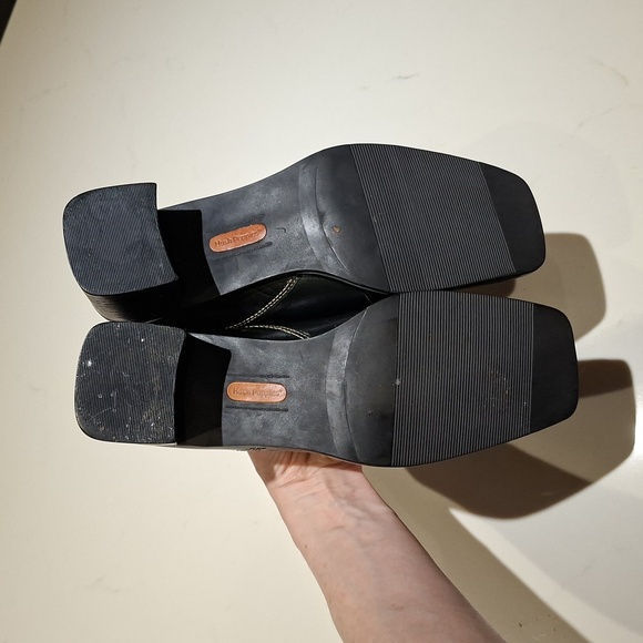 Women's Square-toe Sleek Black Leather Loafers with Contrast Stitching (US 7) - Picture 7 of 9